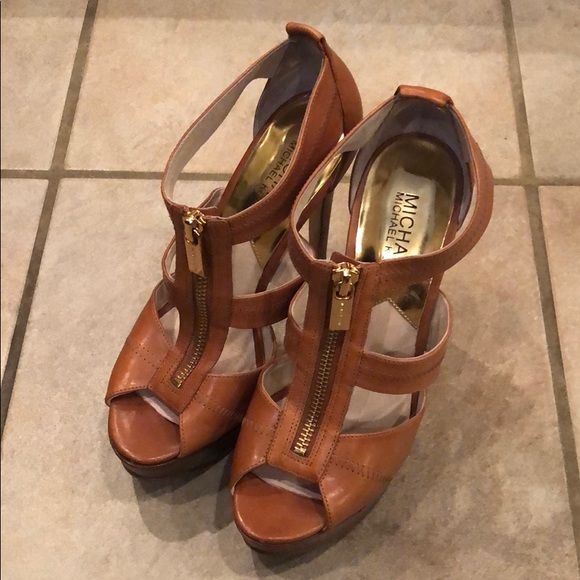 MICHAEL Michael Kors Gold/Brown Peep Toe Platform - Picture 2 of 13